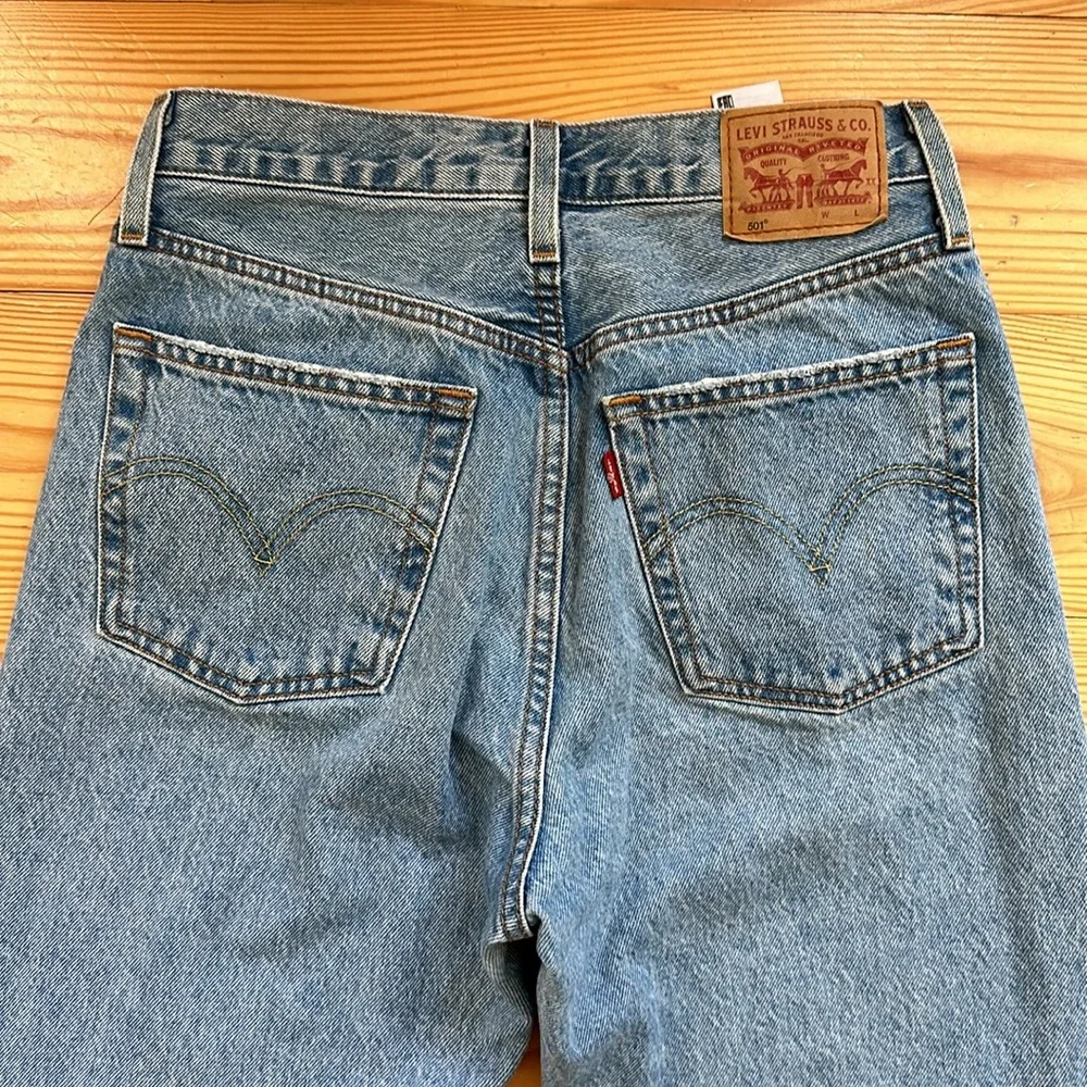 LEVI 501 straight leg jeans | size 26 - Picture 4 of 6